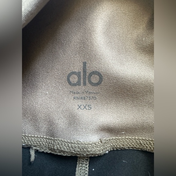 ALO leggings - Picture 6 of 6